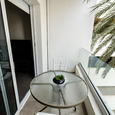 Spacious Studio Downtown Ларнака Екстер'єр фото
