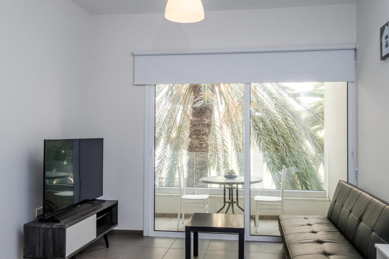 Spacious Studio Downtown Ларнака Екстер'єр фото