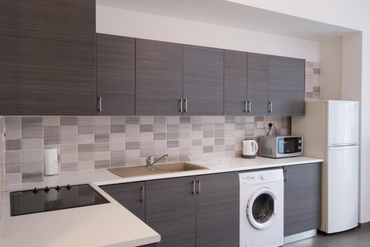 Spacious Studio Downtown Ларнака Екстер'єр фото